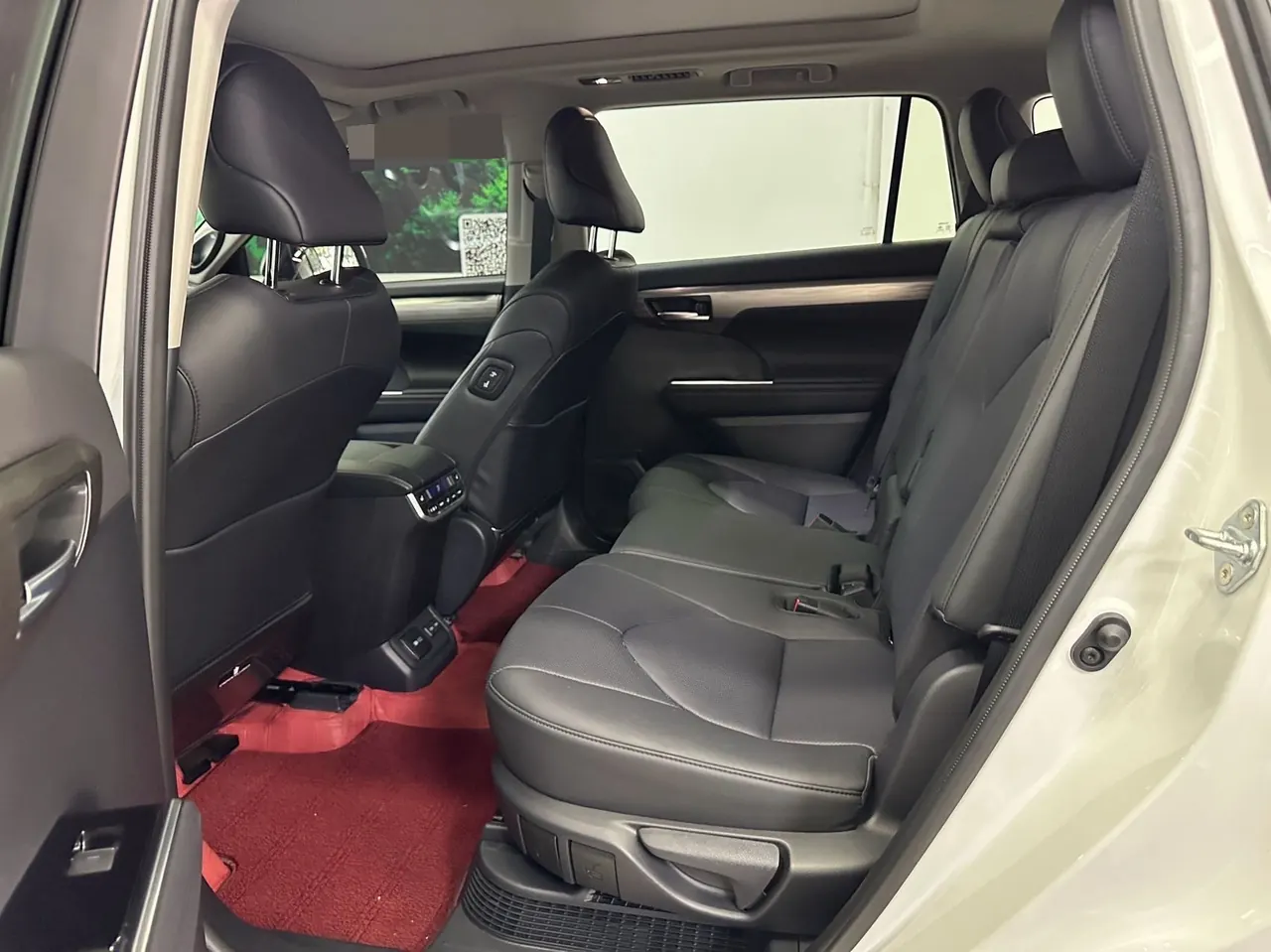 Toyota 2022 Highlander Dual Engine 2.5 Stepless Four-wheel Drive Extreme Edition 7-seat Automatic Gear 9