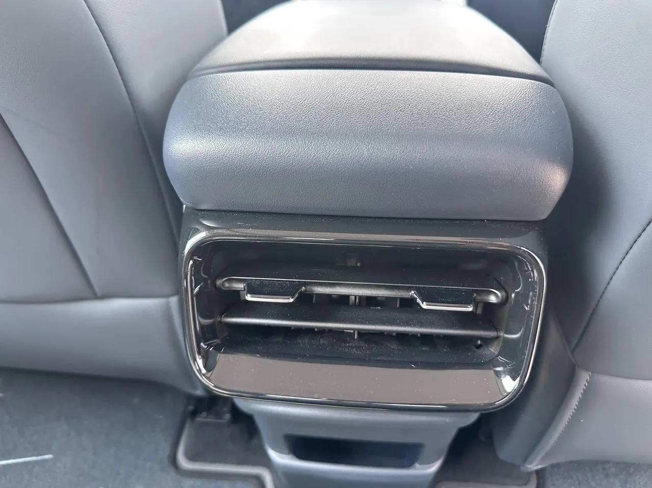 Geely Galaxy 2026 E 5 610km Discovery Edition Automatic Gear 18