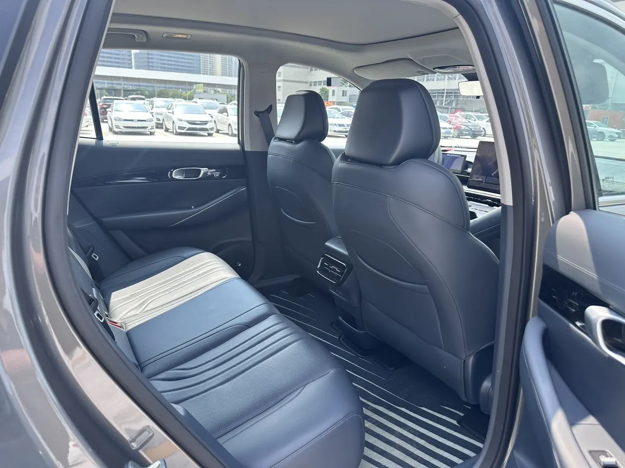 Geely Galaxy 2026 E 5 610km Discovery Edition Automatic Gear 19