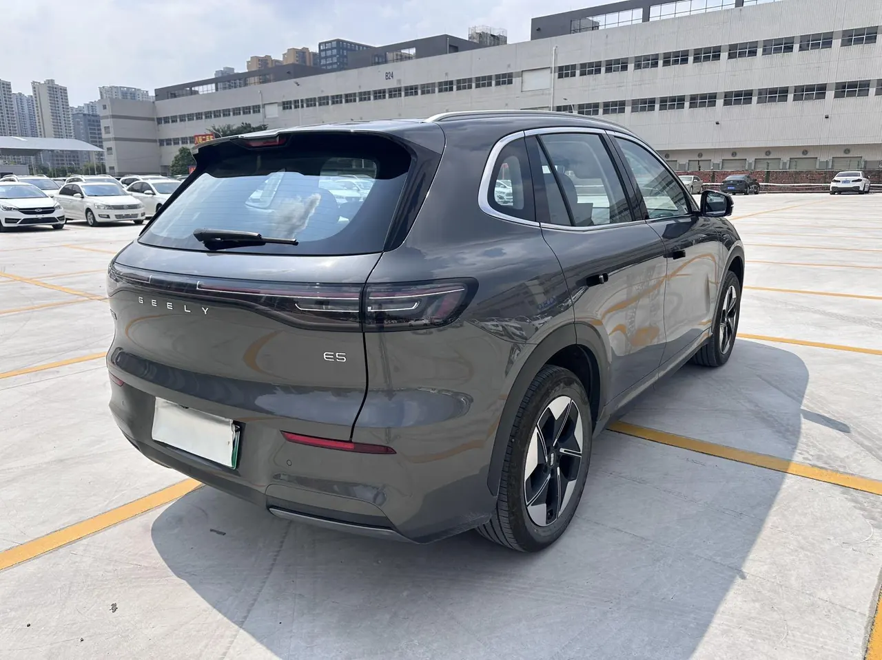 Geely Galaxy 2026 E 5 610km Discovery Edition Automatic Gear 5