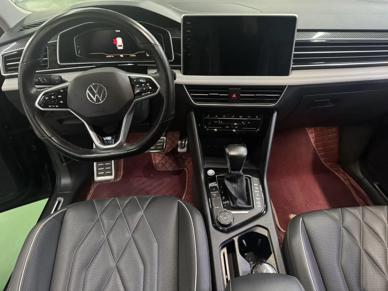 Volkswagen 2023 Tiguan L R-Line 2.0TSI 380TSI 4-wheel drive R-Line Yuexiang Edition 7-seat automatic gear 2