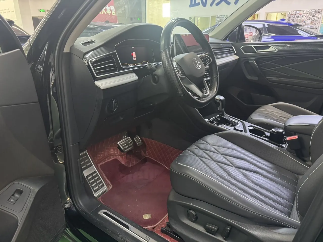 Volkswagen 2023 Tiguan L R-Line 2.0TSI 380TSI 4-wheel drive R-Line Yuexiang Edition 7-seat automatic gear 7
