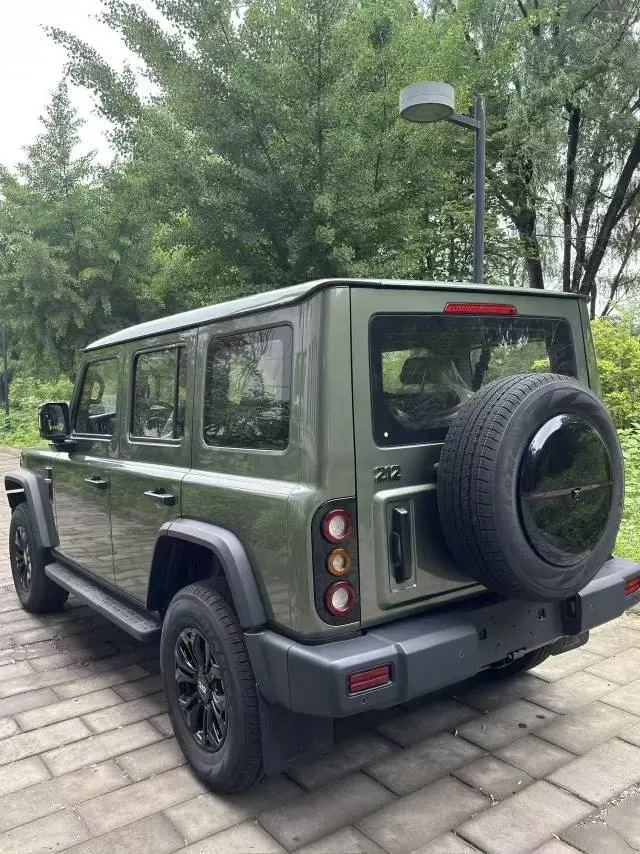 212 2024 T01 2.0T Explorer Automatic 3