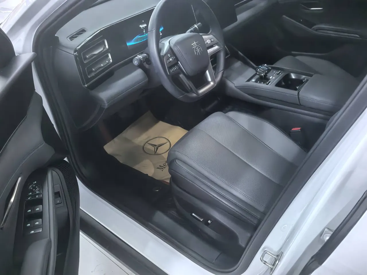 BYD 2025 Qin L DM-i 1.5 stepless smart driving version 120KM Exceed automatic gear 2