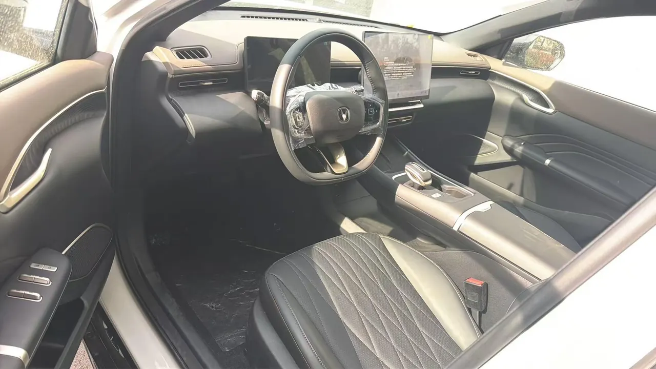 ChangAn 2026 Yidong HEV 1.5 Blue Whale Super Qing Zhixiang Automatic Gear 3