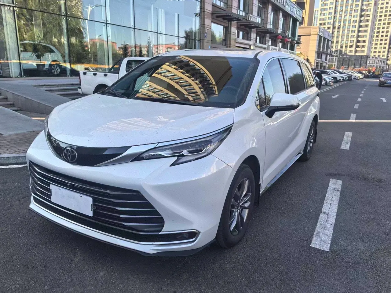 Open image lightbox: Toyota 2026 Sana 2.5 Stepless Four-wheel Drive Premium Edition Automatic Transmission