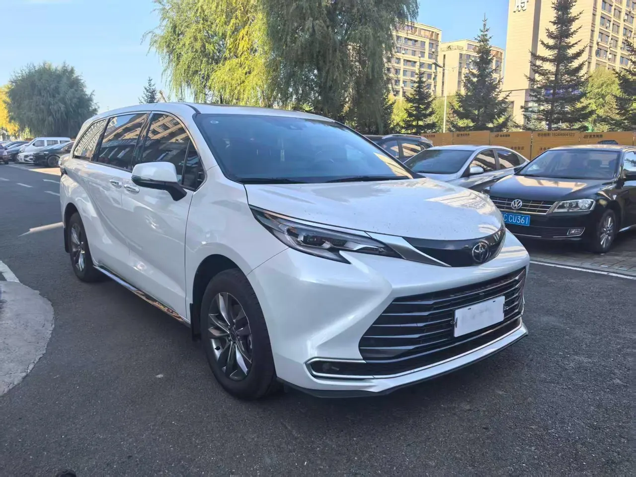 Toyota 2026 Sana 2.5 Stepless Four-wheel Drive Premium Edition Automatic Transmission 3