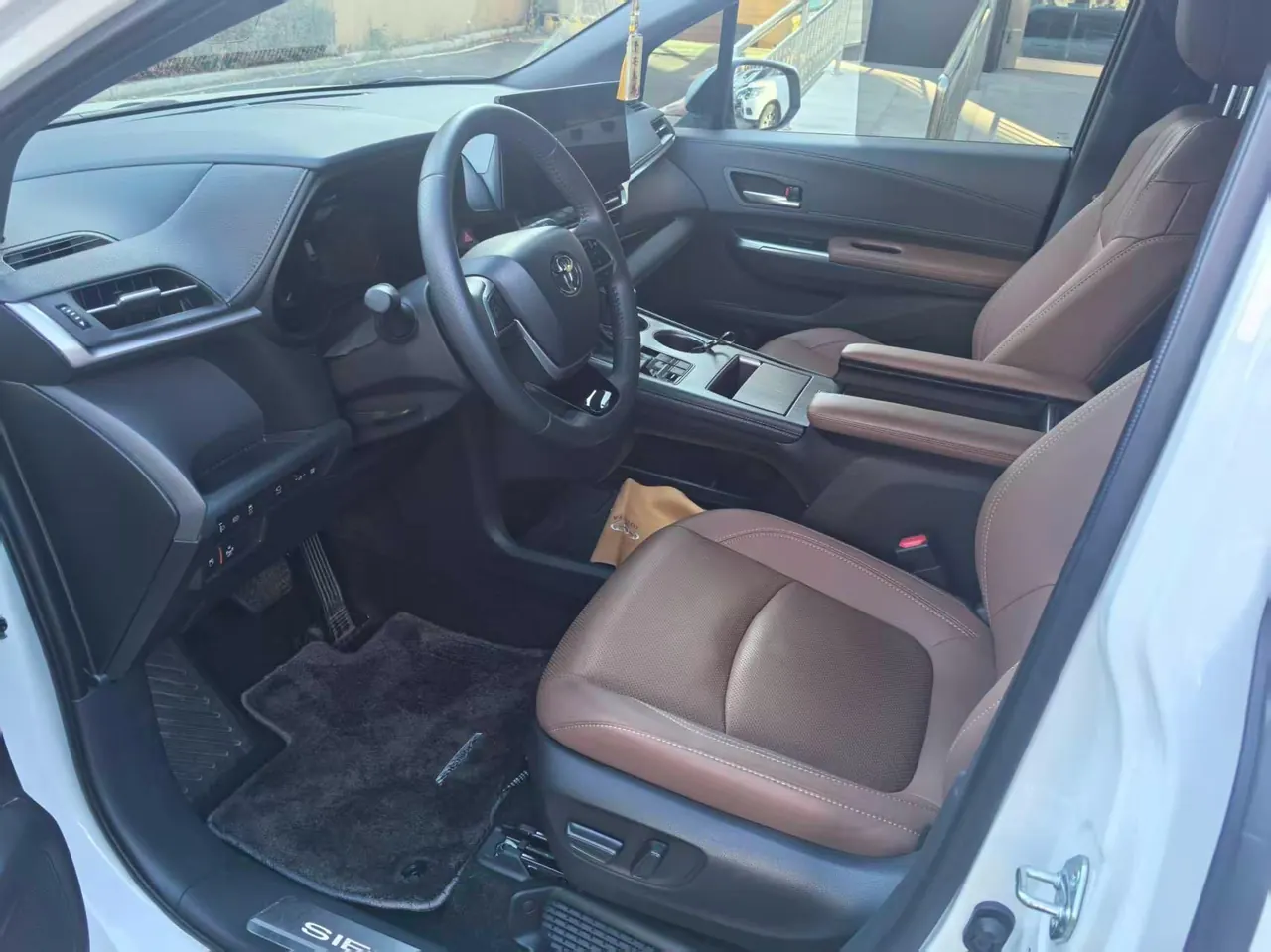 Toyota 2026 Sana 2.5 Stepless Four-wheel Drive Premium Edition Automatic Transmission 7
