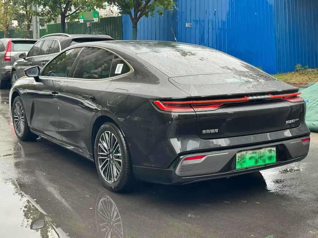 Geely Galaxy 2025 Xingyao 8 EM-i 1.5 130km Premium Edition Automatic Gear 2