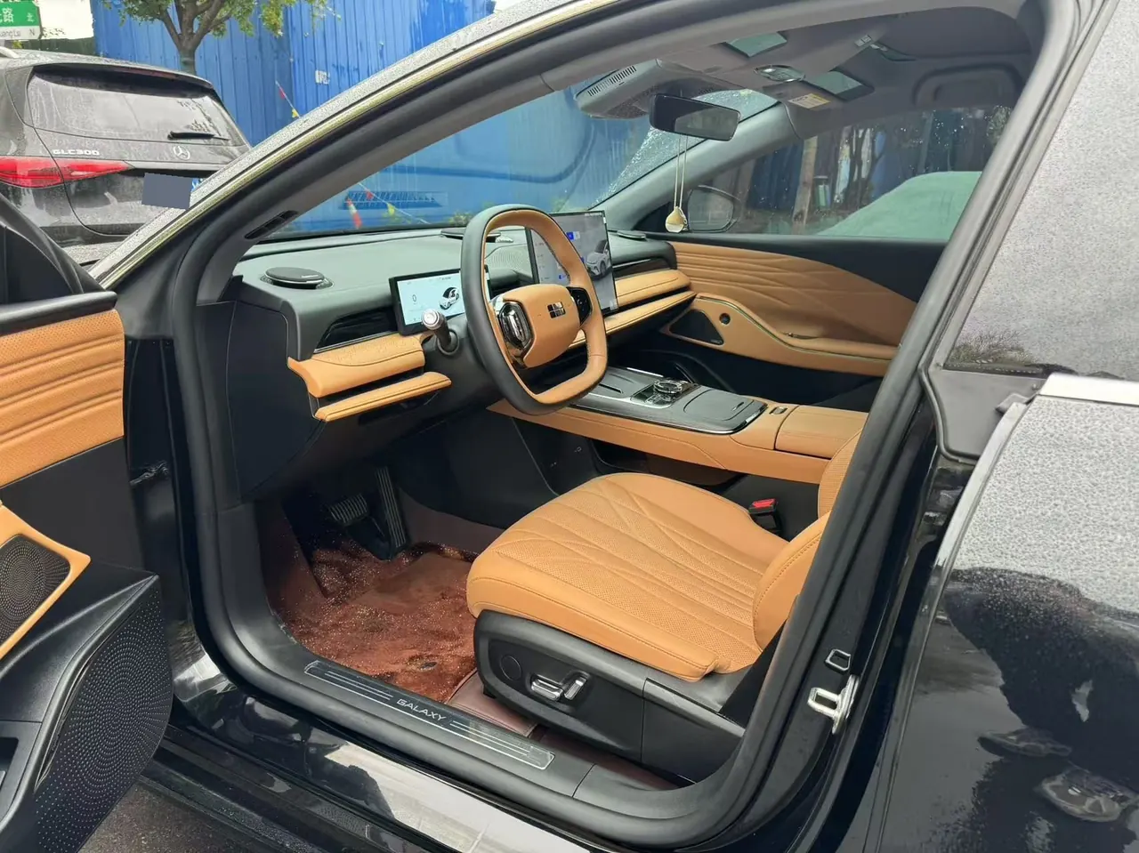 Geely Galaxy 2025 Xingyao 8 EM-i 1.5 130km Premium Edition Automatic Gear 4