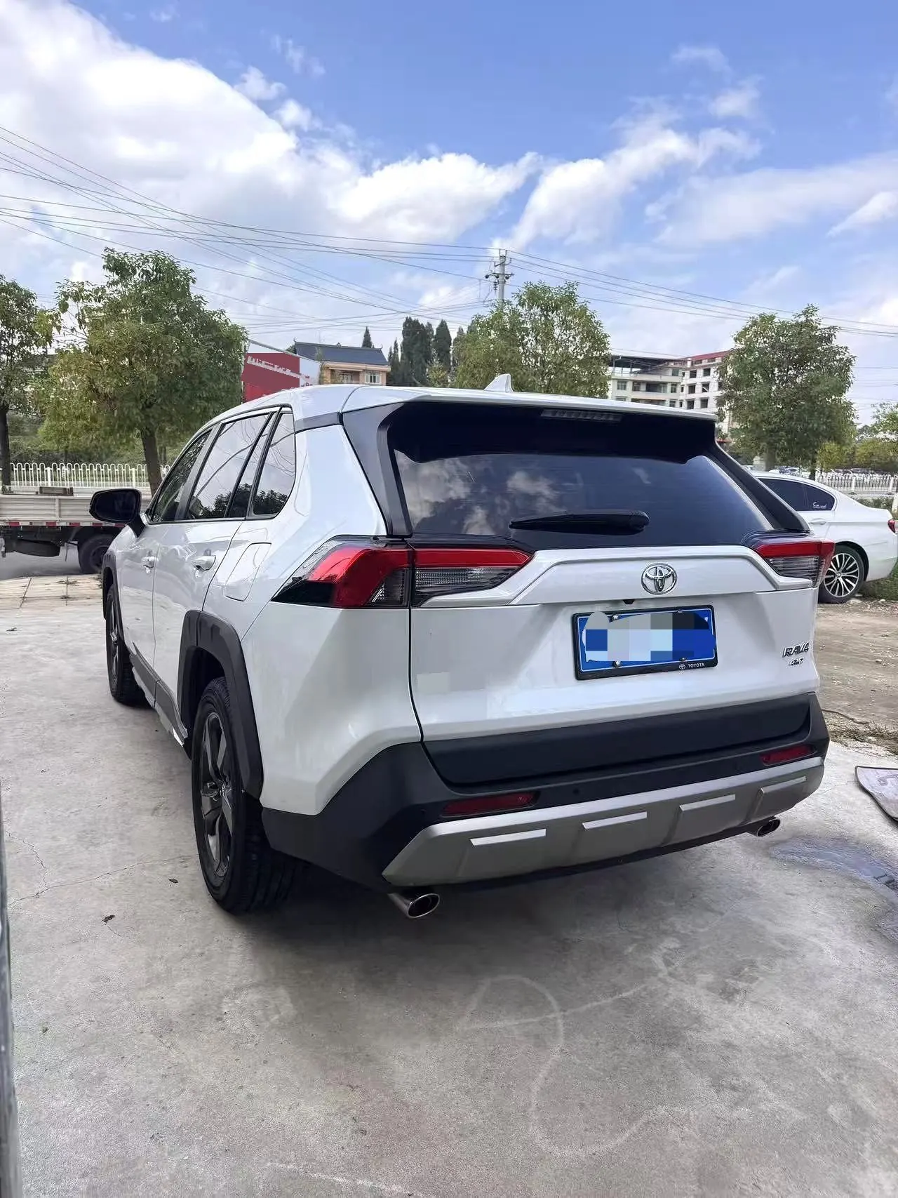 Toyota 2022 RAV4 Rongfeng 2.0 Stepless Four-wheel Drive Fashion Plus Edition Automatic Gear 3