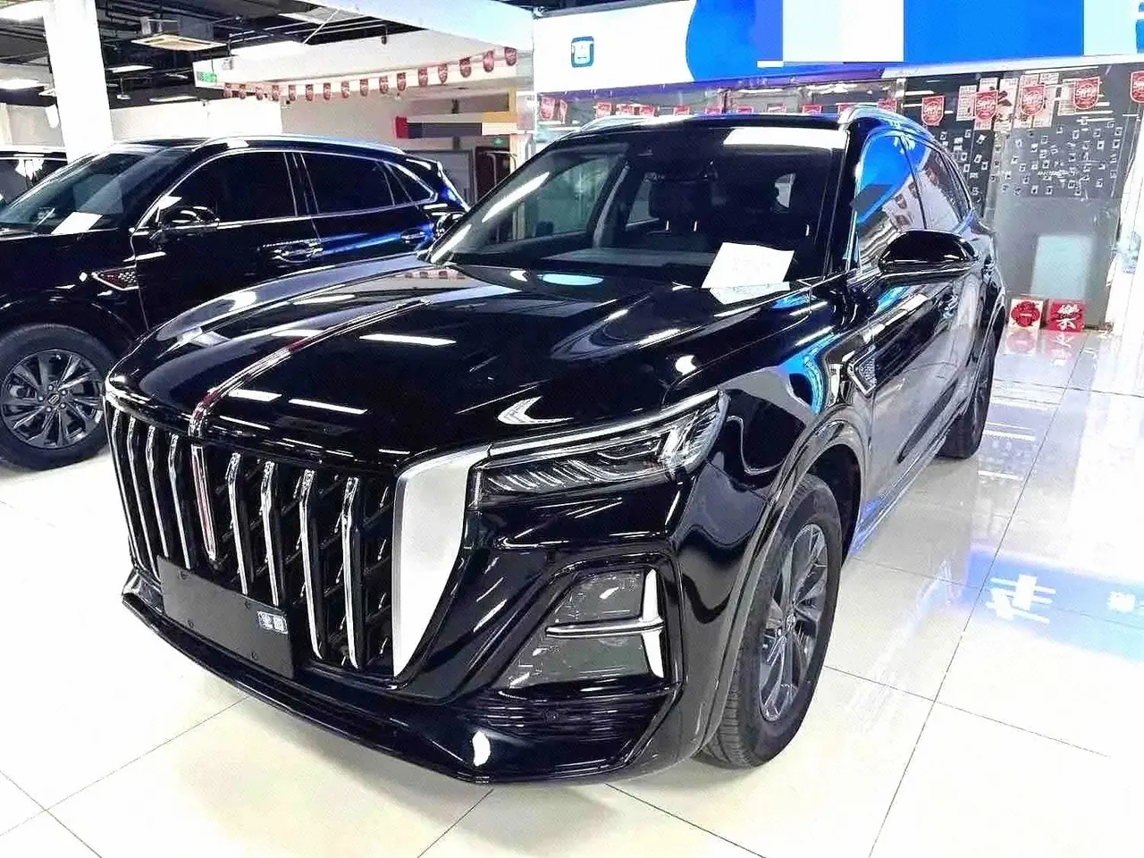 Открыть галерею: HongQi 2023 HS5 2.0T Flag Enjoy Pro Edition Automatic Gear