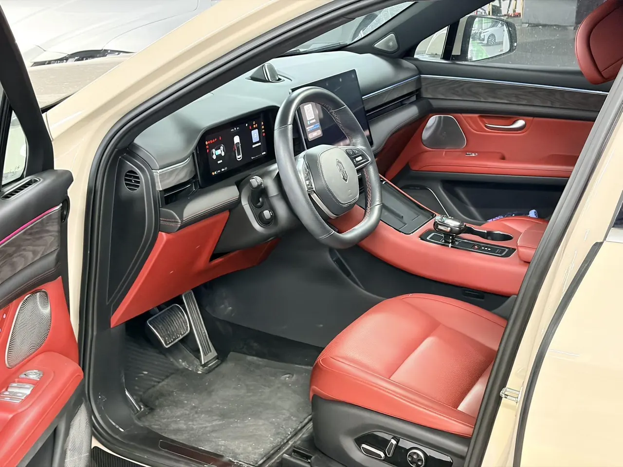AITO 2022 AITO M5 four-wheel drive performance version automatic gear 2