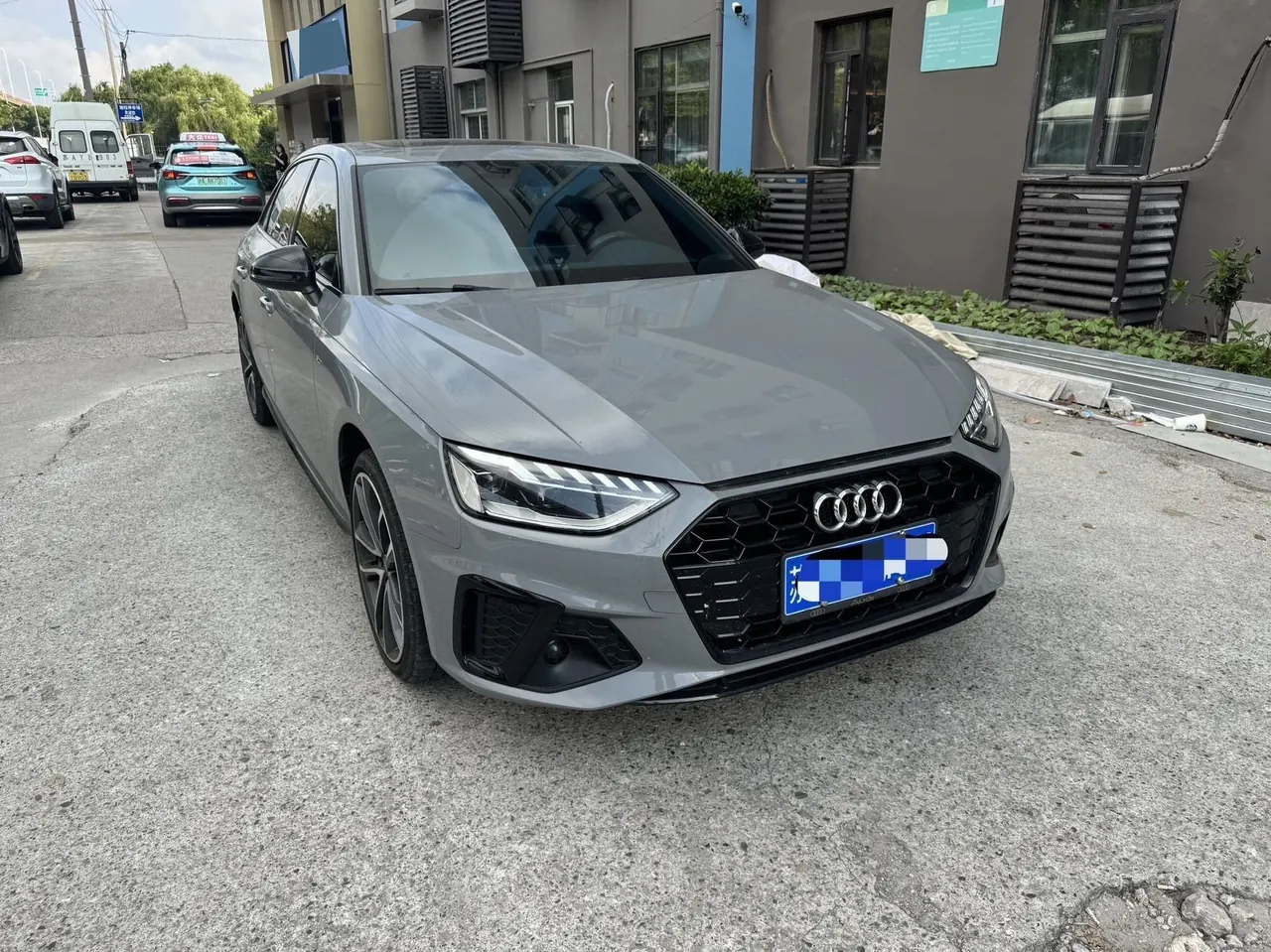 Audi 2024 A4L 2.0TFSI 40TFSI Deluxe Dynamic Automatic 2