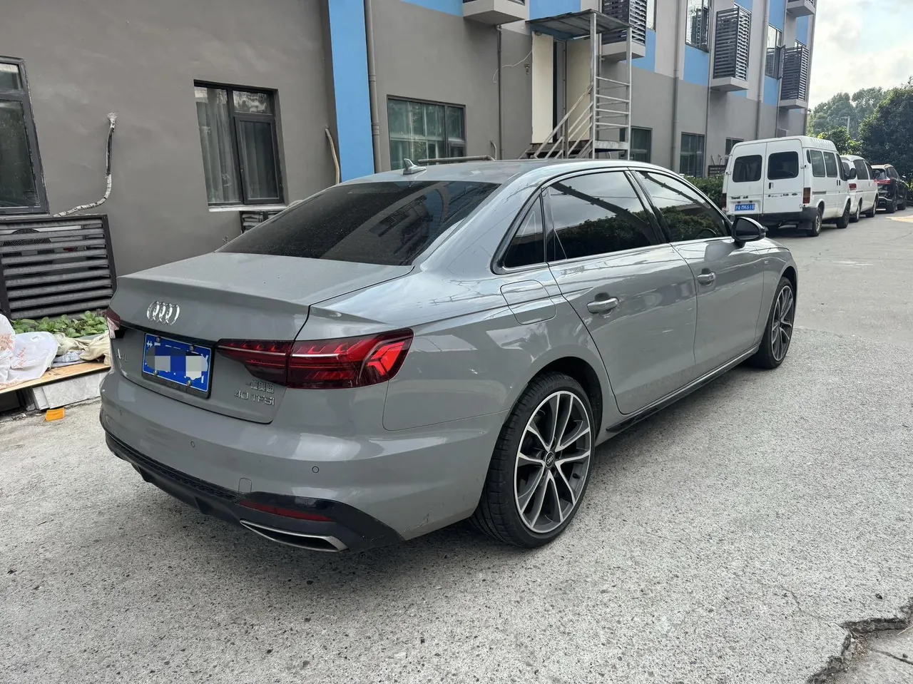 Audi 2024 A4L 2.0TFSI 40TFSI Deluxe Dynamic Automatic 3