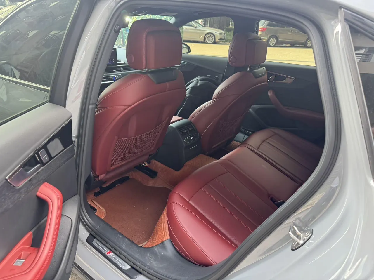 Audi 2024 A4L 2.0TFSI 40TFSI Deluxe Dynamic Automatic 7