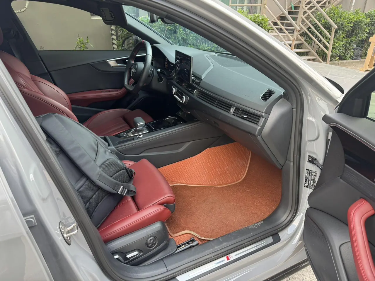 Audi 2024 A4L 2.0TFSI 40TFSI Deluxe Dynamic Automatic 9