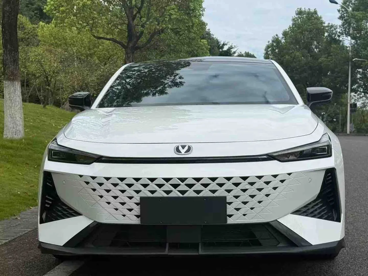 ChangAn 2024 UNI-V 1.5T exclusive automatic gear 2
