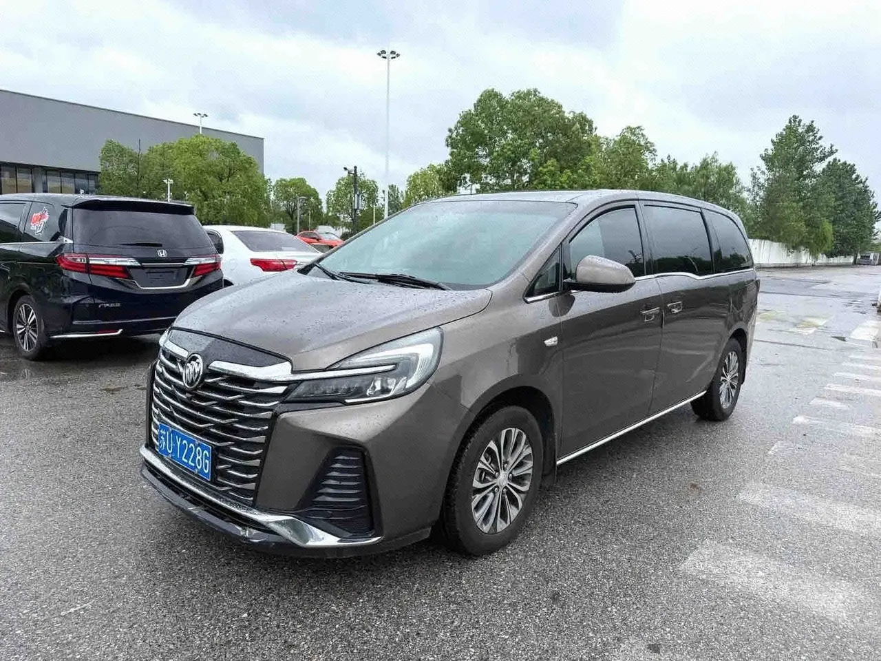 Open image lightbox: Buick 2022 GL8 Land Business Class 48V 2.0T 652T Comfortable Automatic Gear