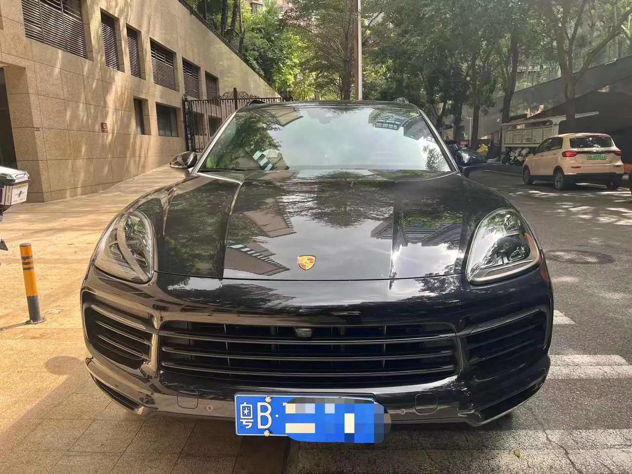 Porsche Cayenne (Imported) 2022 Cayenne 3.0T Platinum Edition Automatic Gear 2