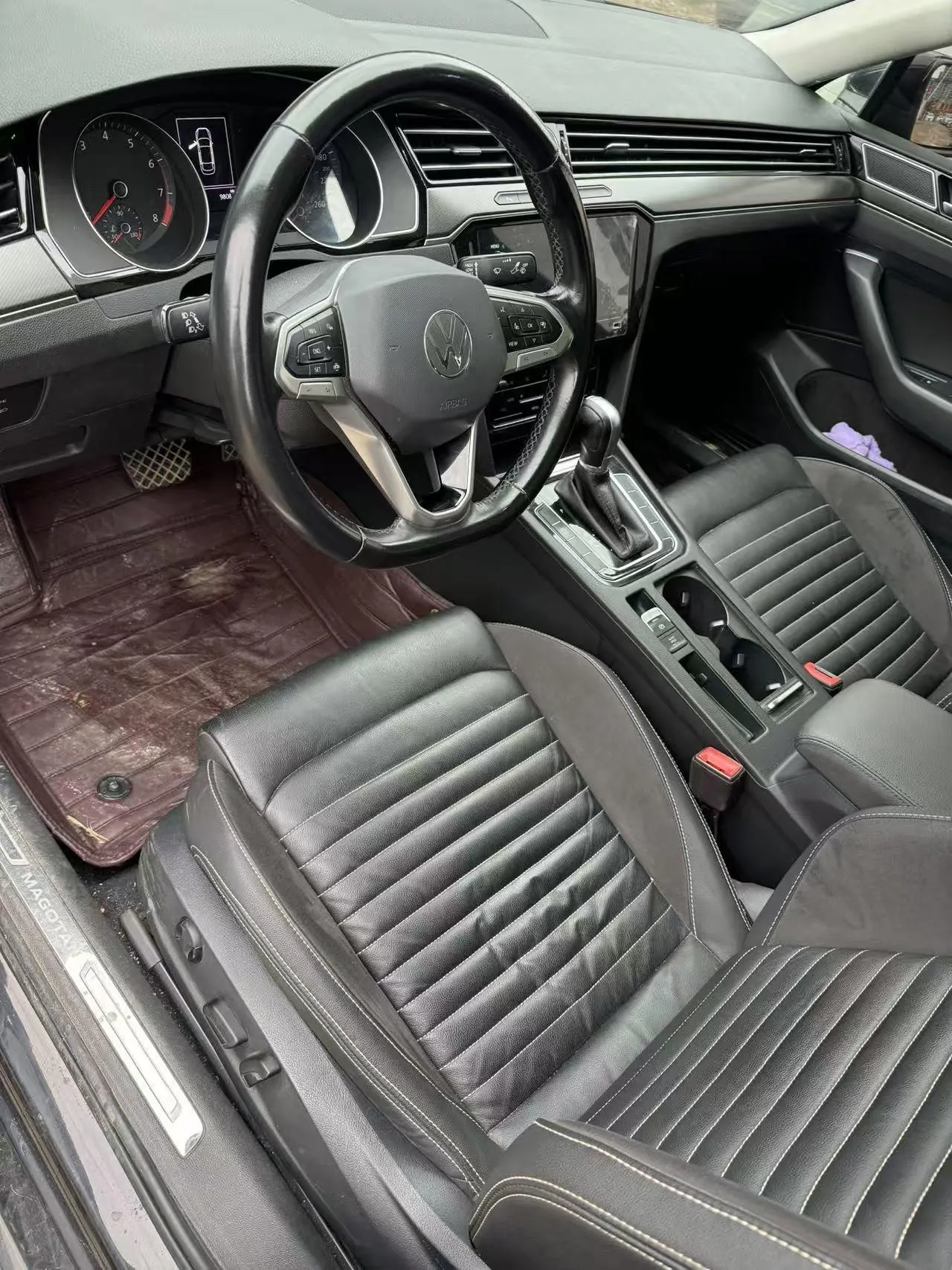Volkswagen 2020 Magotan 2.0TSI 330TSI luxury automatic transmission 2