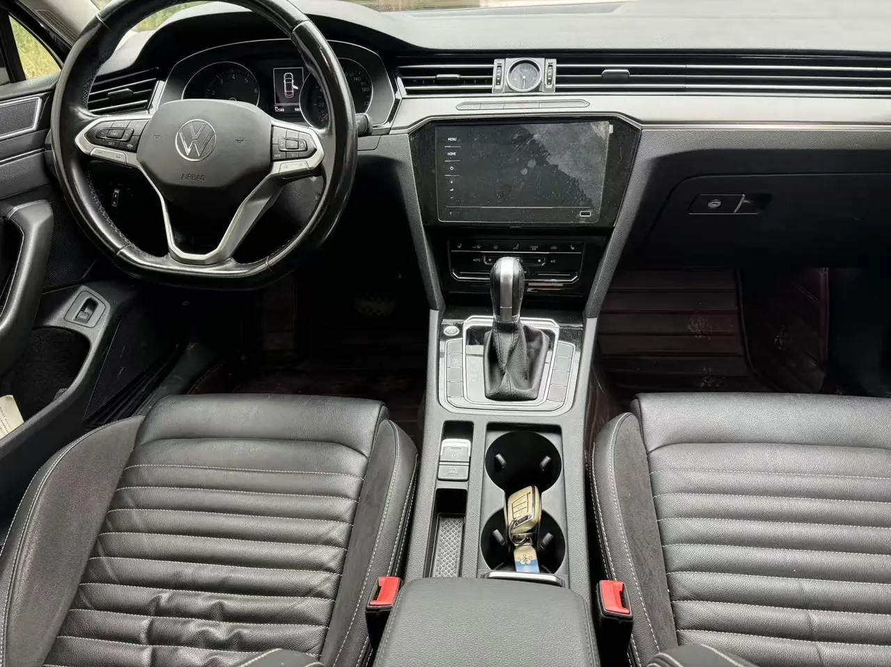 Volkswagen 2020 Magotan 2.0TSI 330TSI luxury automatic transmission 5