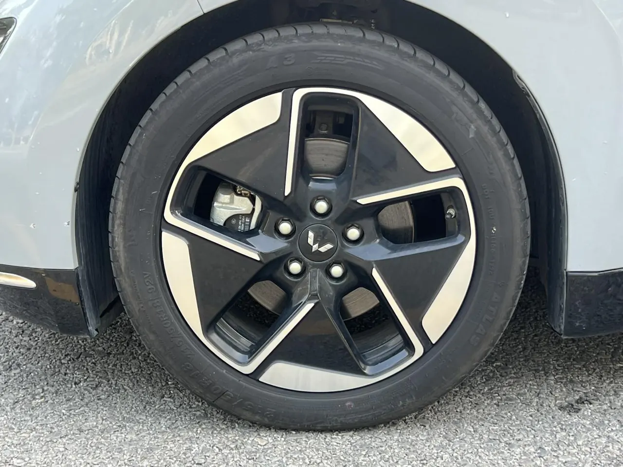 WuLing 2024 Starlight EV Co-creation 510 Advanced Automatic Gear 11