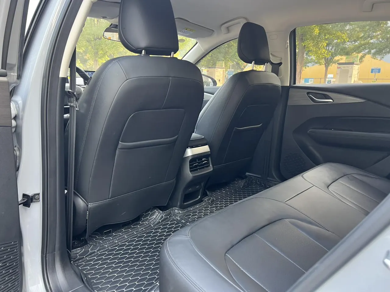 WuLing 2024 Starlight EV Co-creation 510 Advanced Automatic Gear 14