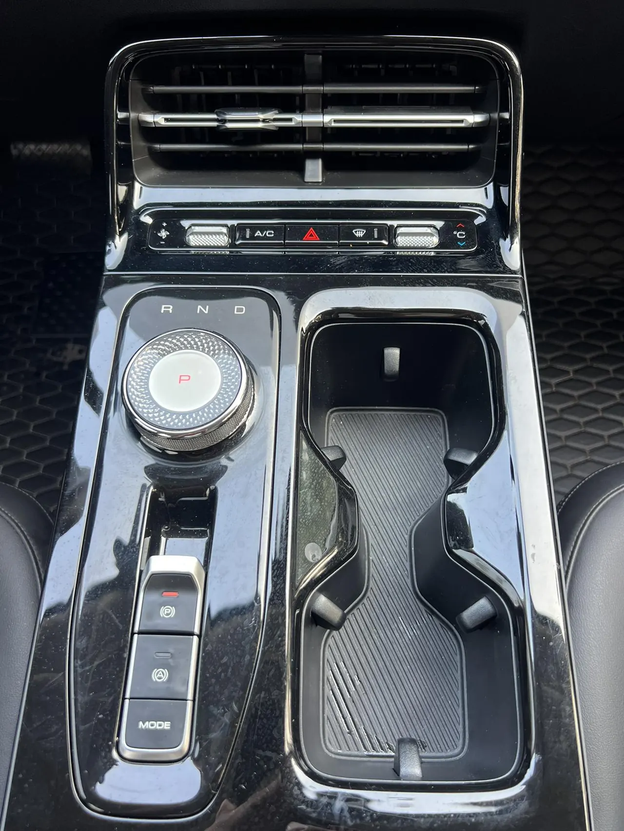 WuLing 2024 Starlight EV Co-creation 510 Advanced Automatic Gear 17