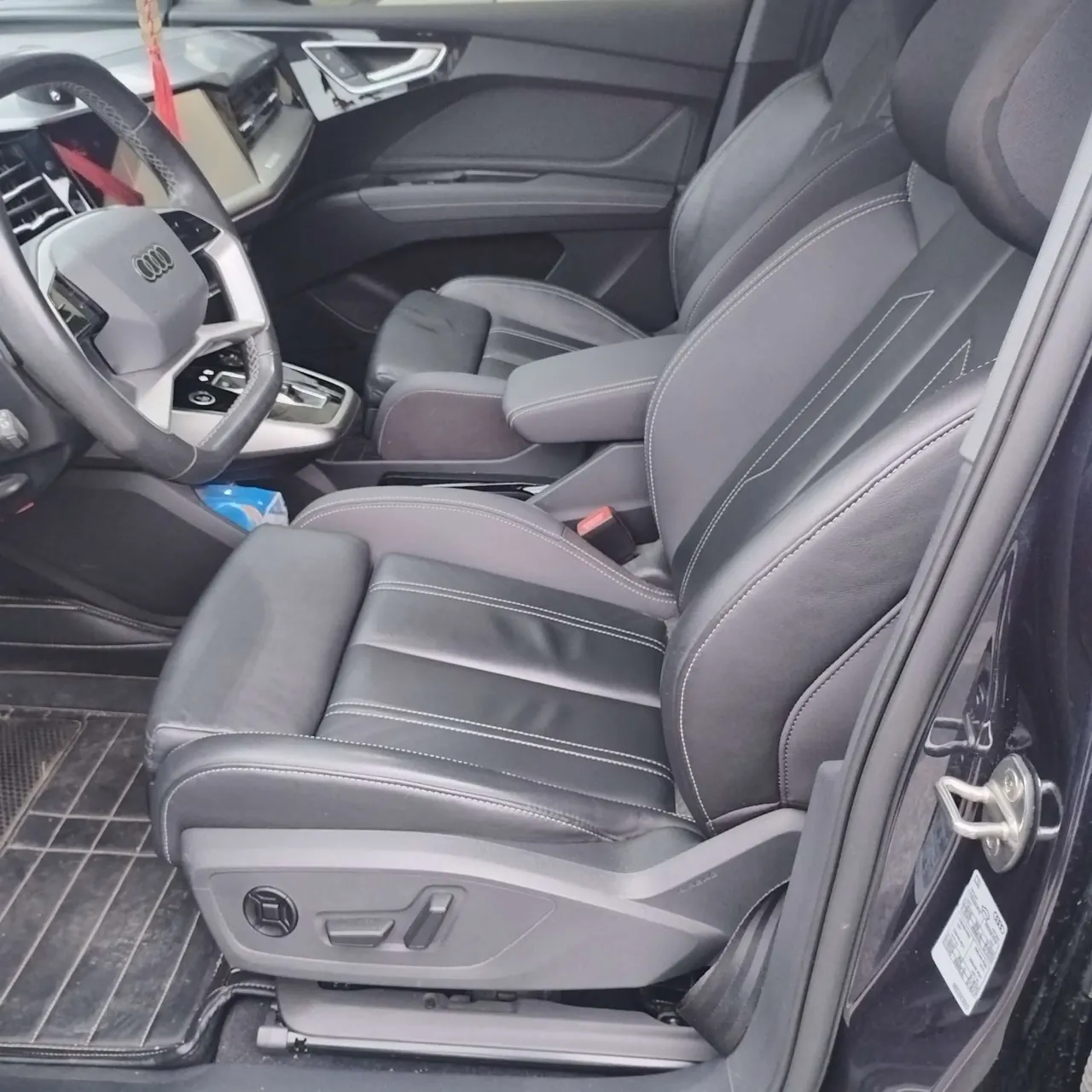 Audi 2023 Q4 e-tron 40 Creation Edition Automatic Gear 3