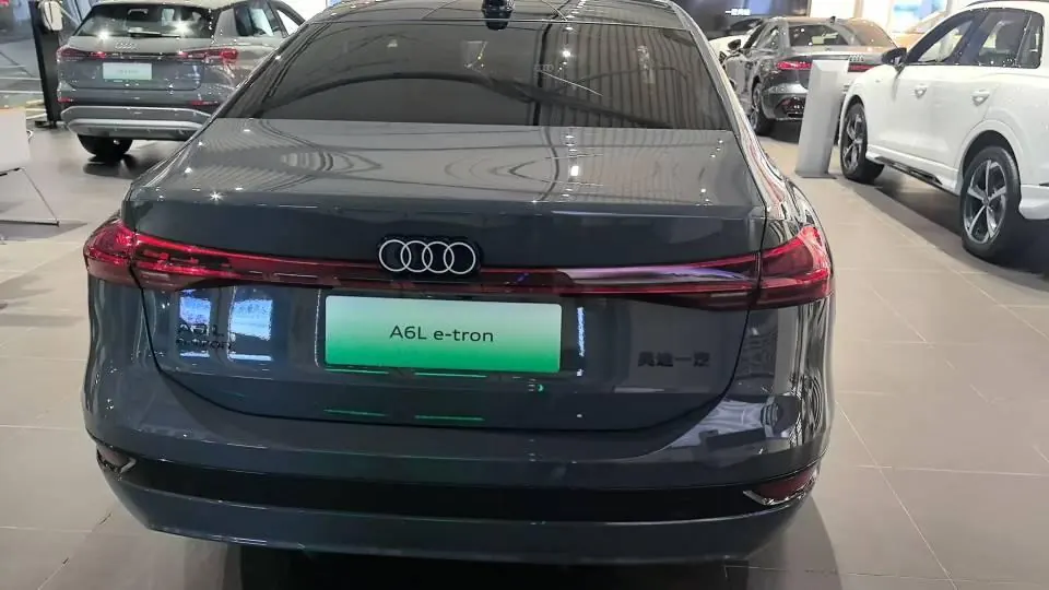 Audi 2026 A6L e-tron Starts Gan Kun Smart Driving Edition Automatic Gear 2