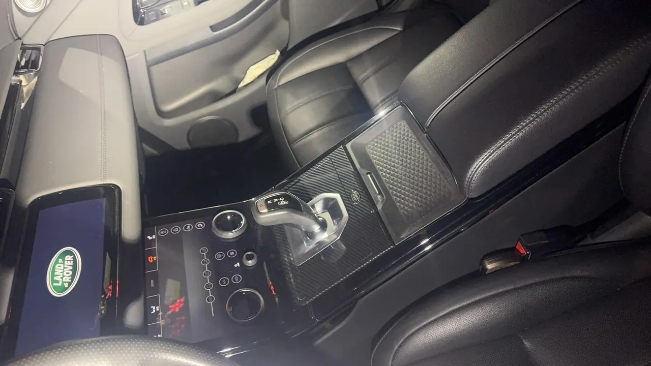 Land Rover 2020 Range Rover Aurora 48V 2.0T 249PS R-DYNAMIC SE Sports Technology Edition Automatic Gear 3