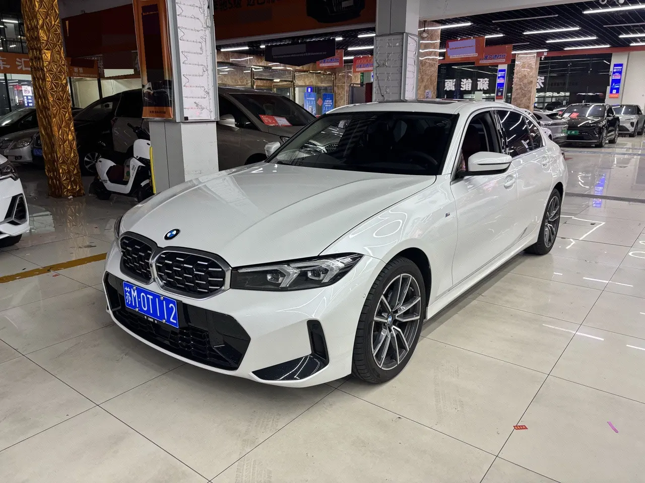 Open image lightbox: BMW 3 Series 2026 325Li 2.0T M Sports Suit Automatic Gear