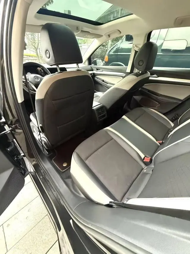 Volkswagen 2021 Golf 8 PRO 1.4TSI 280TSI Automatic 3