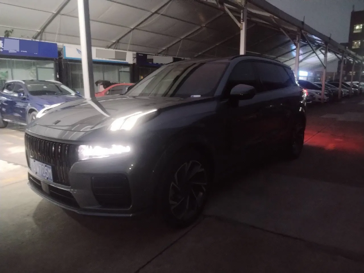 Open image lightbox: LYNK&CO 2021 LYNK&CO 09 MHEV 2.0T Halo 7-seat automatic gear