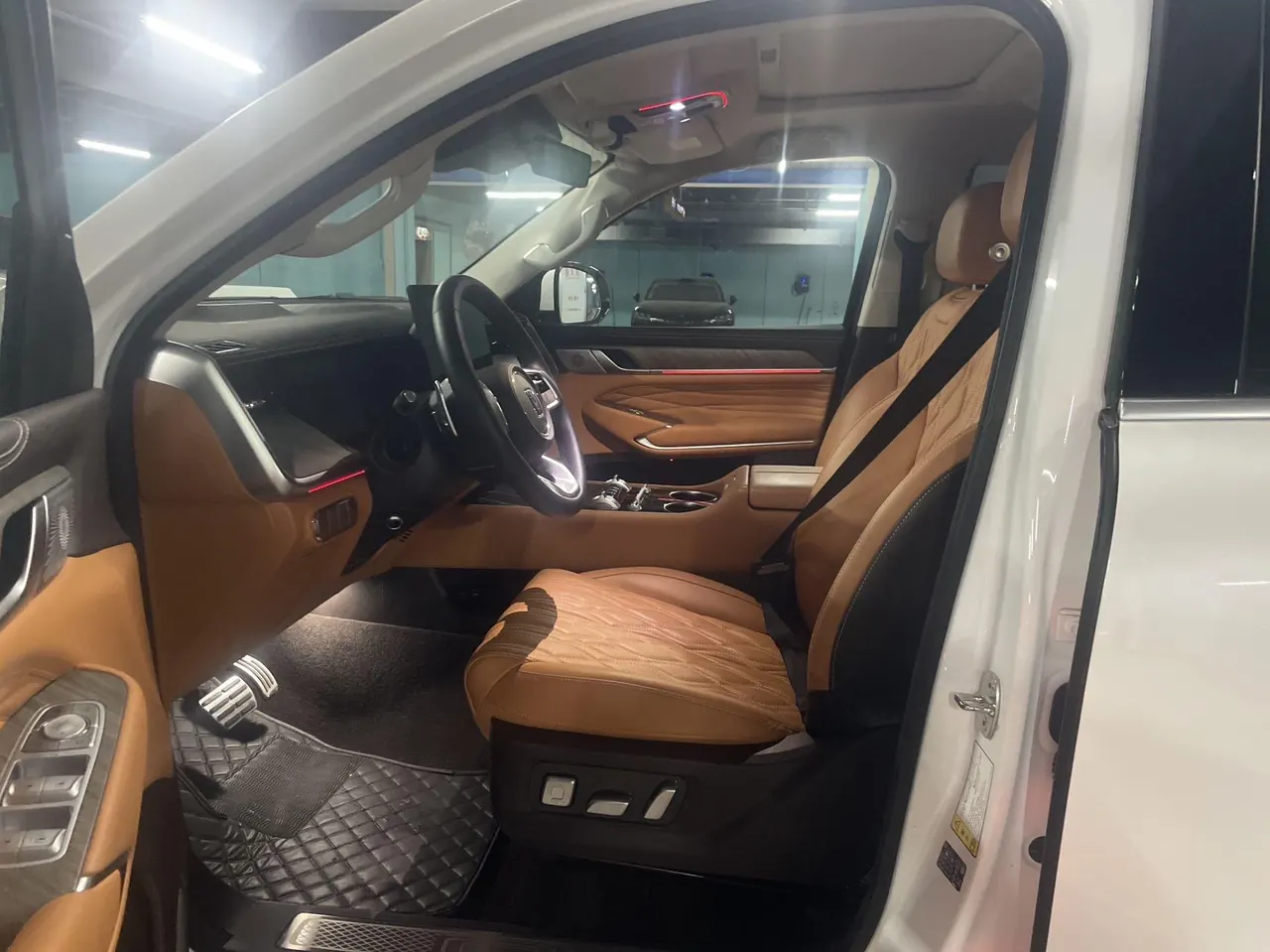 Tank 500 New Energy 2026 Model Tank 500 Hi4-T 2.0T Smart Enjoyment Version Automatic Transmission 3
