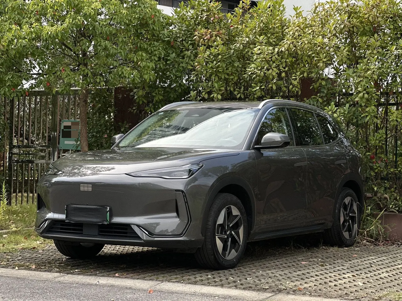 Открыть галерею: Geely Galaxy 2026 E 5 610km Discovery Edition Automatic Gear