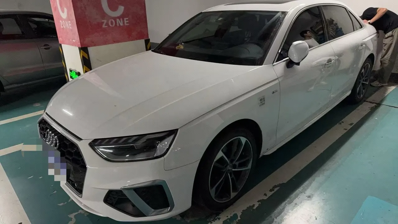 Open image lightbox: Audi 2020 A4L 2.0TFSI 40TFSI Fashion Dynamic Automatic