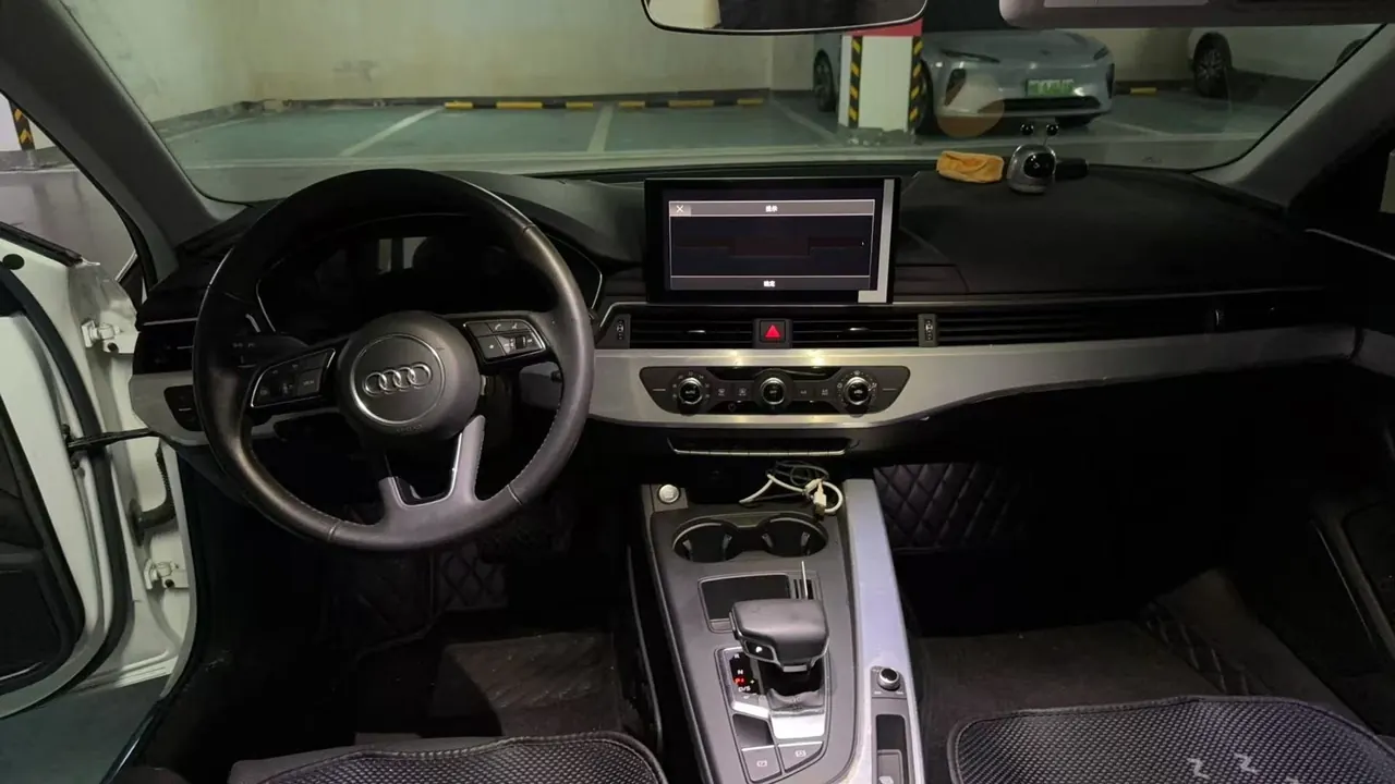 Audi 2020 A4L 2.0TFSI 40TFSI Fashion Dynamic Automatic 5