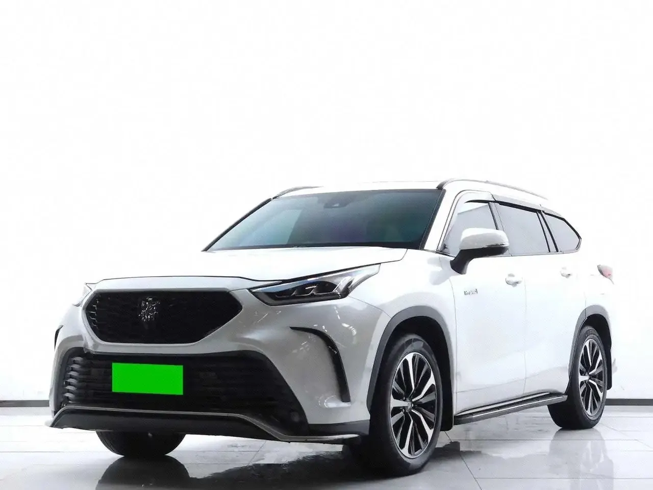 Открыть галерею: Toyota 2021 Crown Land Release 2.5 Stepless Four-wheel Drive Premium Edition Automatic Gear
