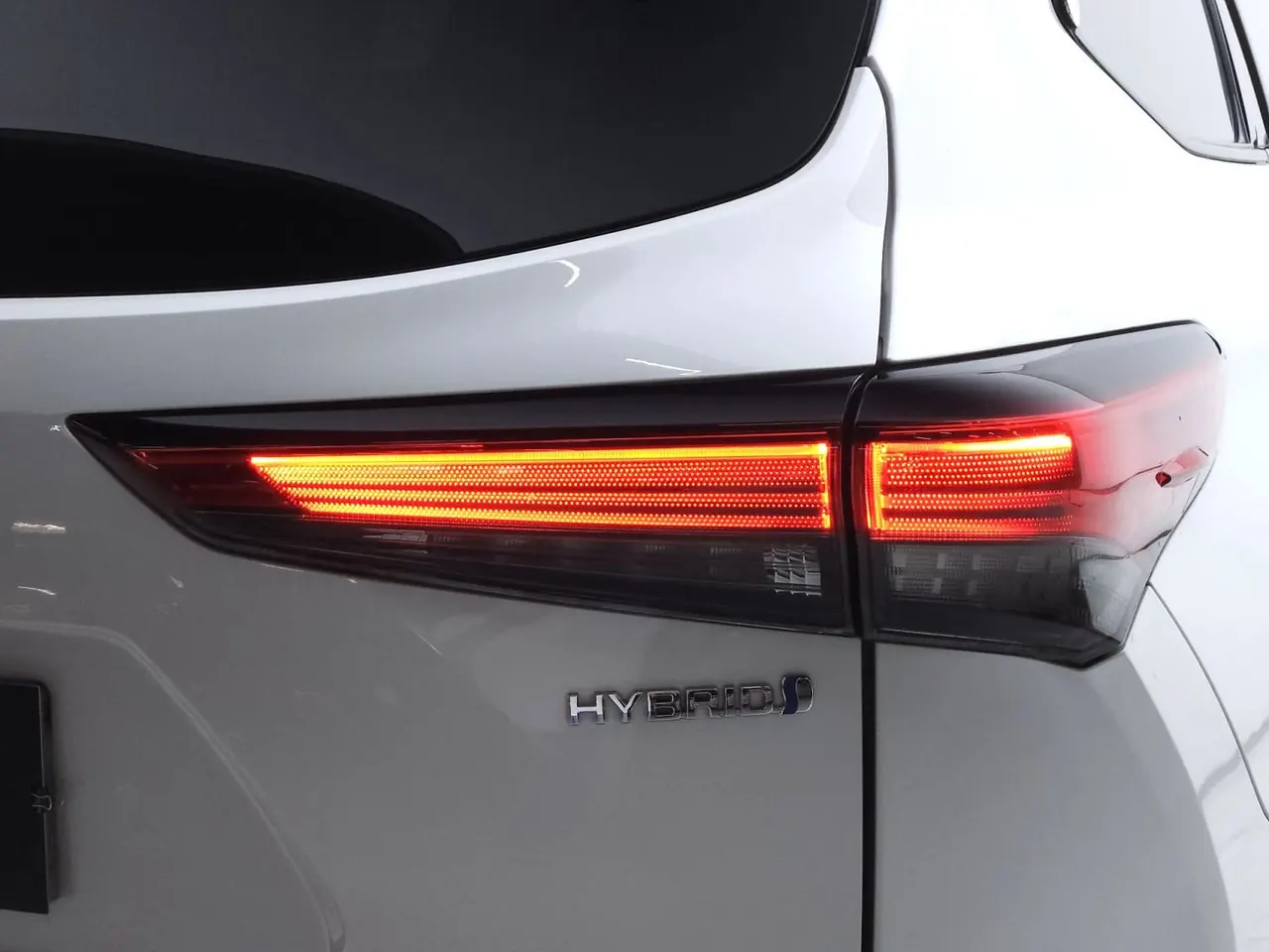 Toyota 2021 Crown Land Release 2.5 Stepless Four-wheel Drive Premium Edition Automatic Gear 12