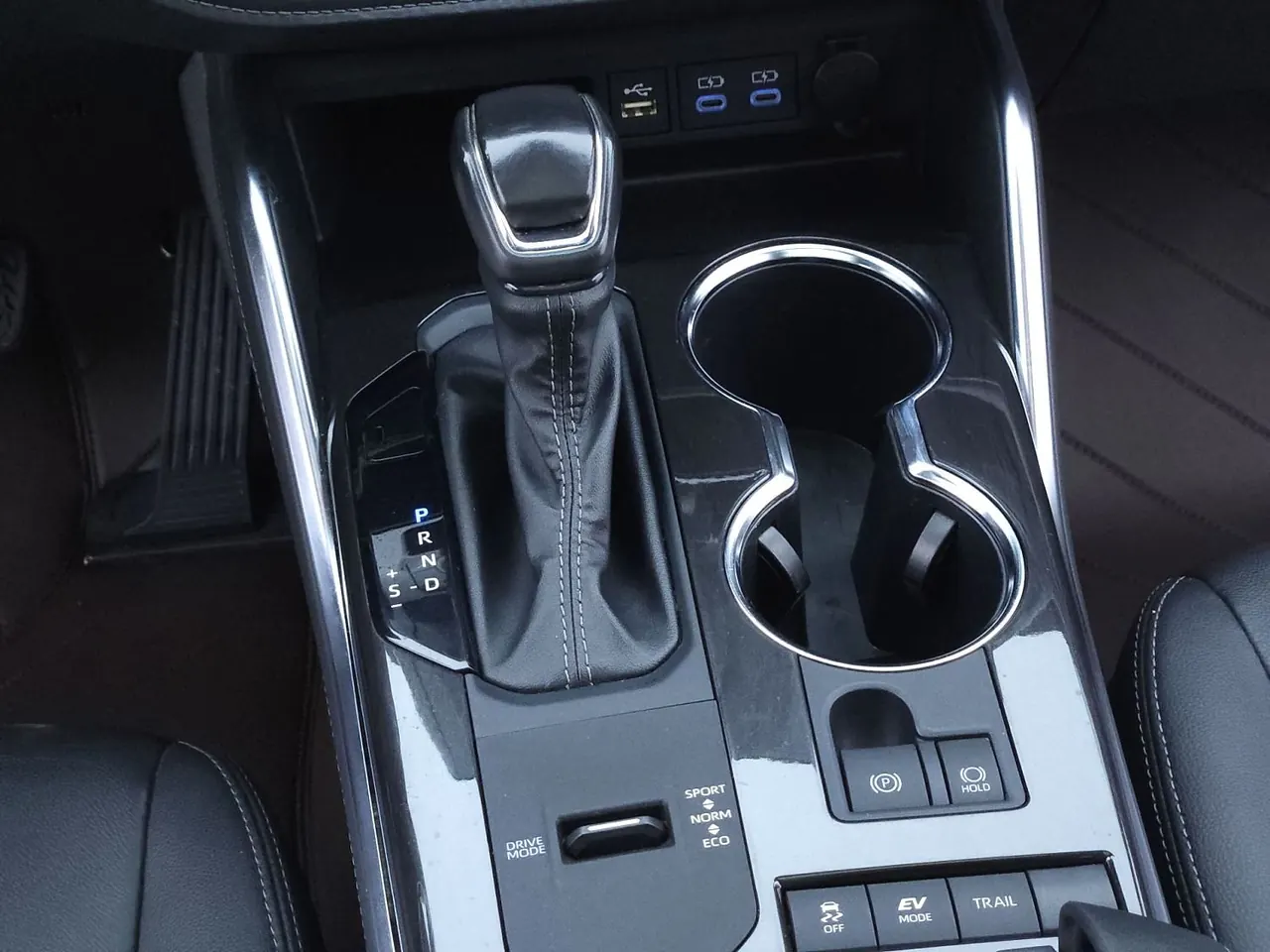 Toyota 2021 Crown Land Release 2.5 Stepless Four-wheel Drive Premium Edition Automatic Gear 16