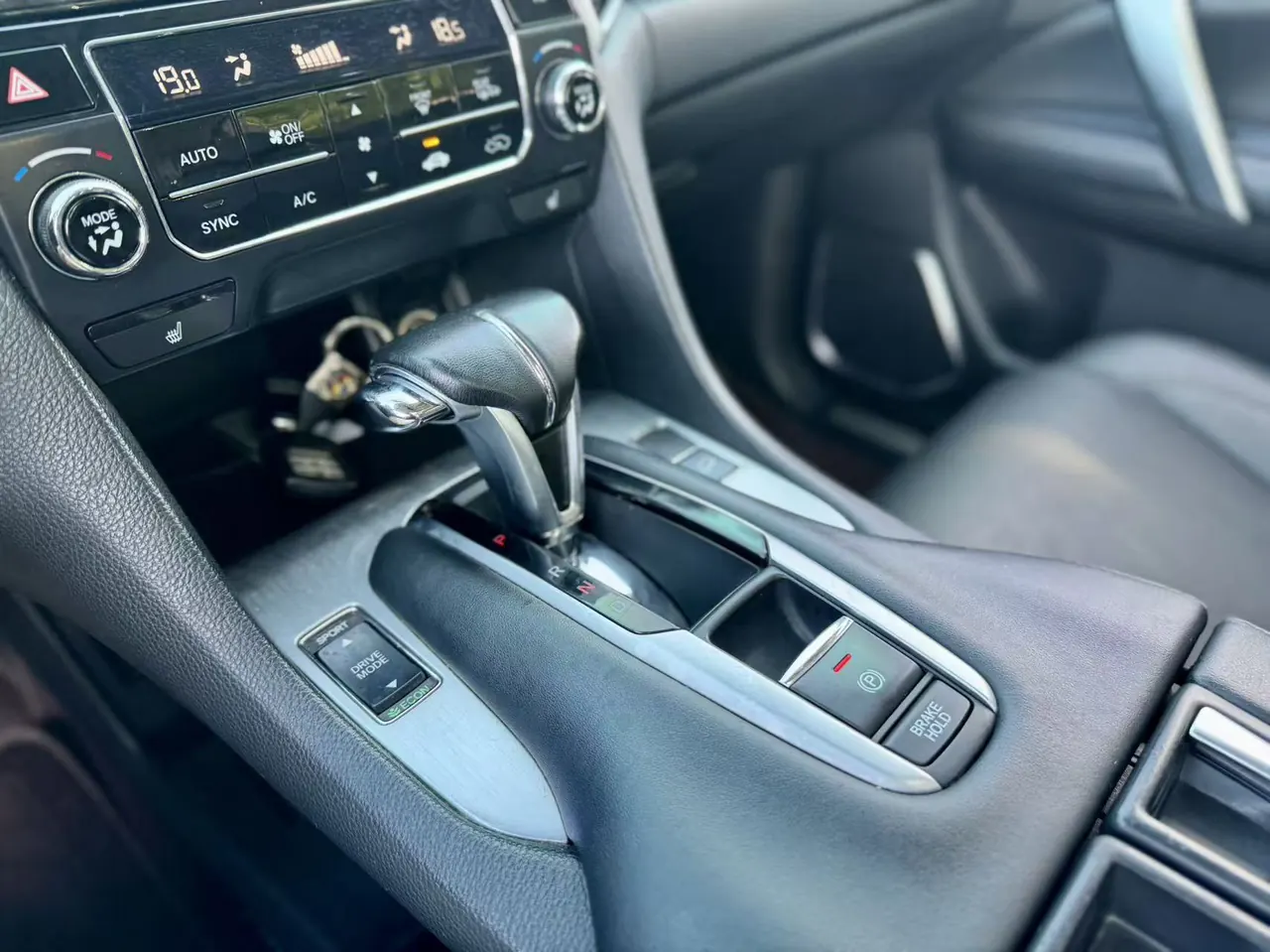 Honda 2020 Crown Road 1.5T Stepless 240TURBO Two-Drive Comfortable Edition Automatic Gear 7