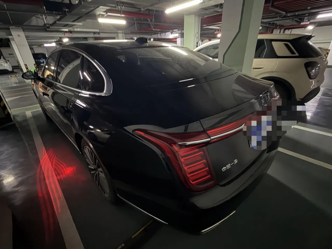 HongQi 2020 H9 48V 2.0T Zhilian Qi Chang Edition Automatic Gear 3