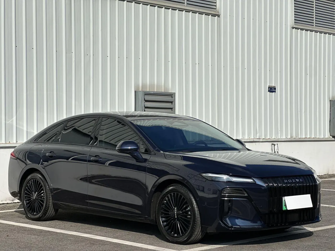 Roewe 2026 M7 DMH 1.5 205km Premium Edition Automatic Gear 3