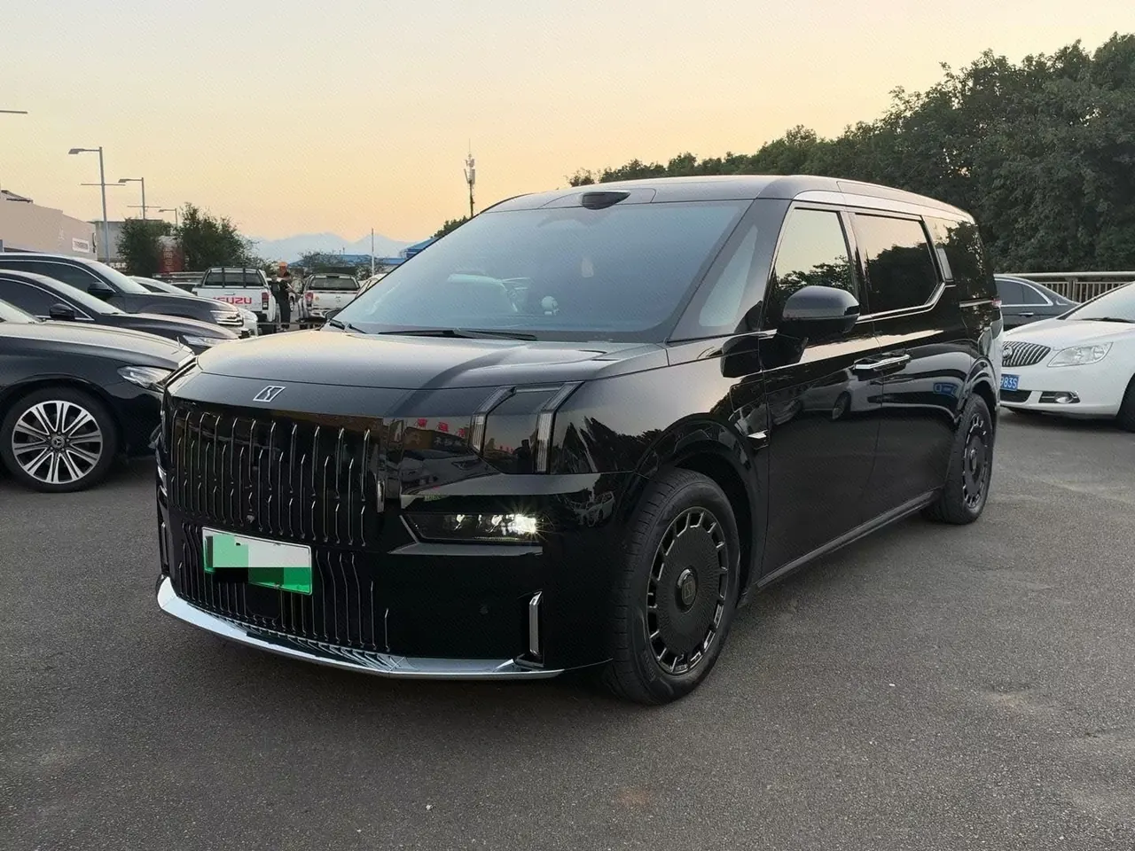 Zeekr 2026 Zeekr 009 Six-seat Ultra Executive Edition Automatic Gear - View 1