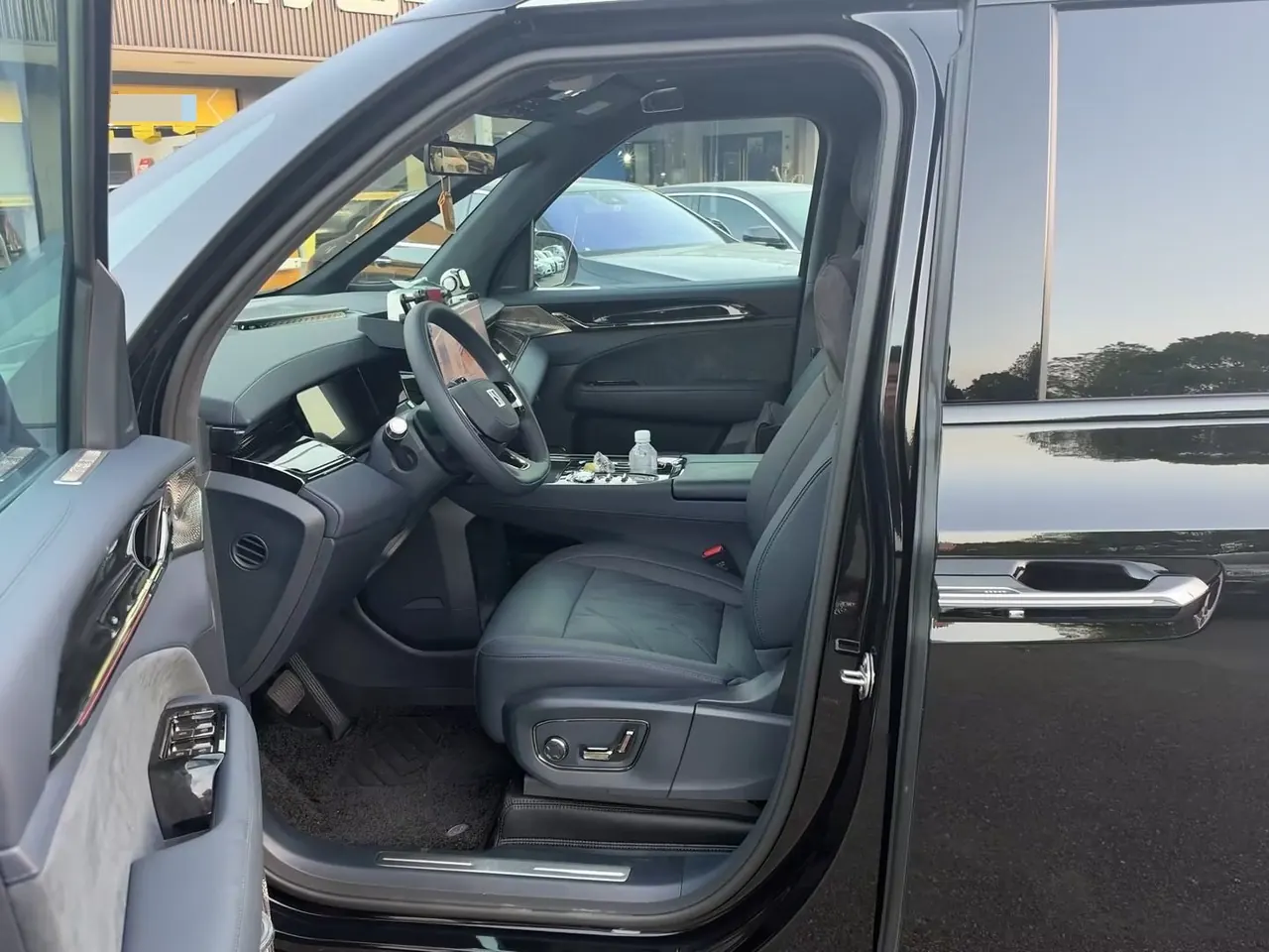 Zeekr 2026 Zeekr 009 Six-seat Ultra Executive Edition Automatic Gear 3