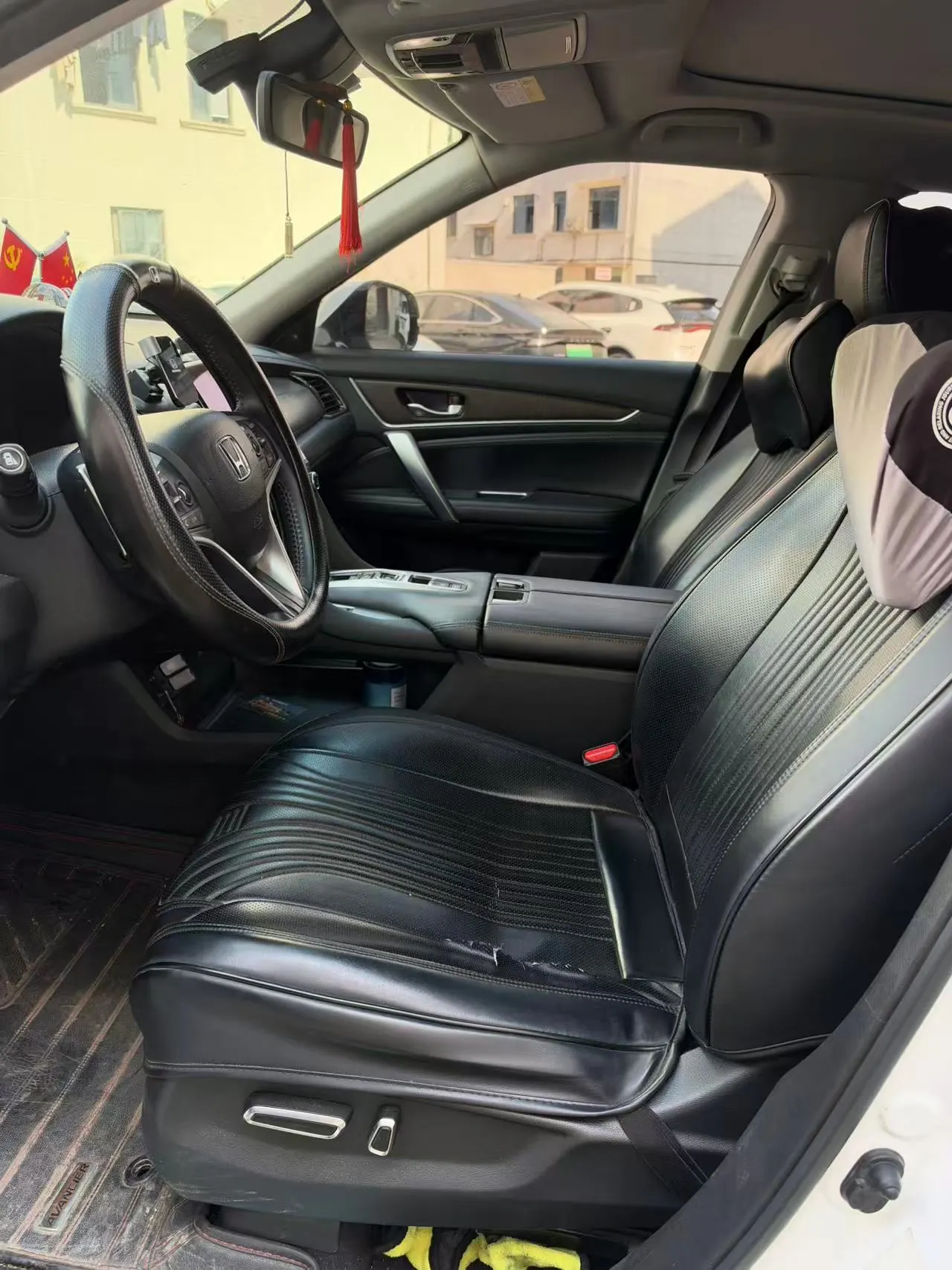Honda 2020 Crown Road 2.0T 370TURBO Two-Drive Deluxe Automatic Gear 3