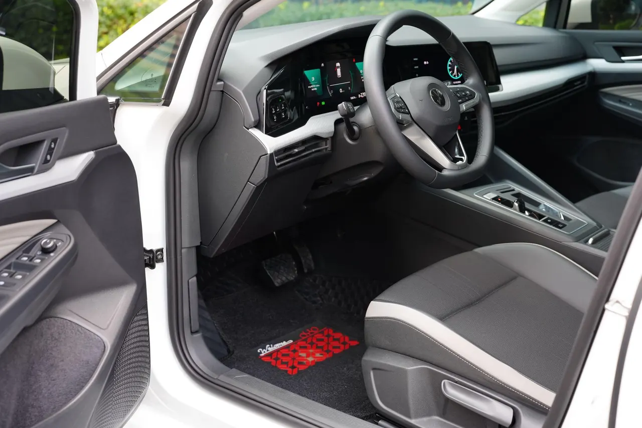 Volkswagen 2023 Golf 8 PRO 1.4TSI 280TSI Automatic 10