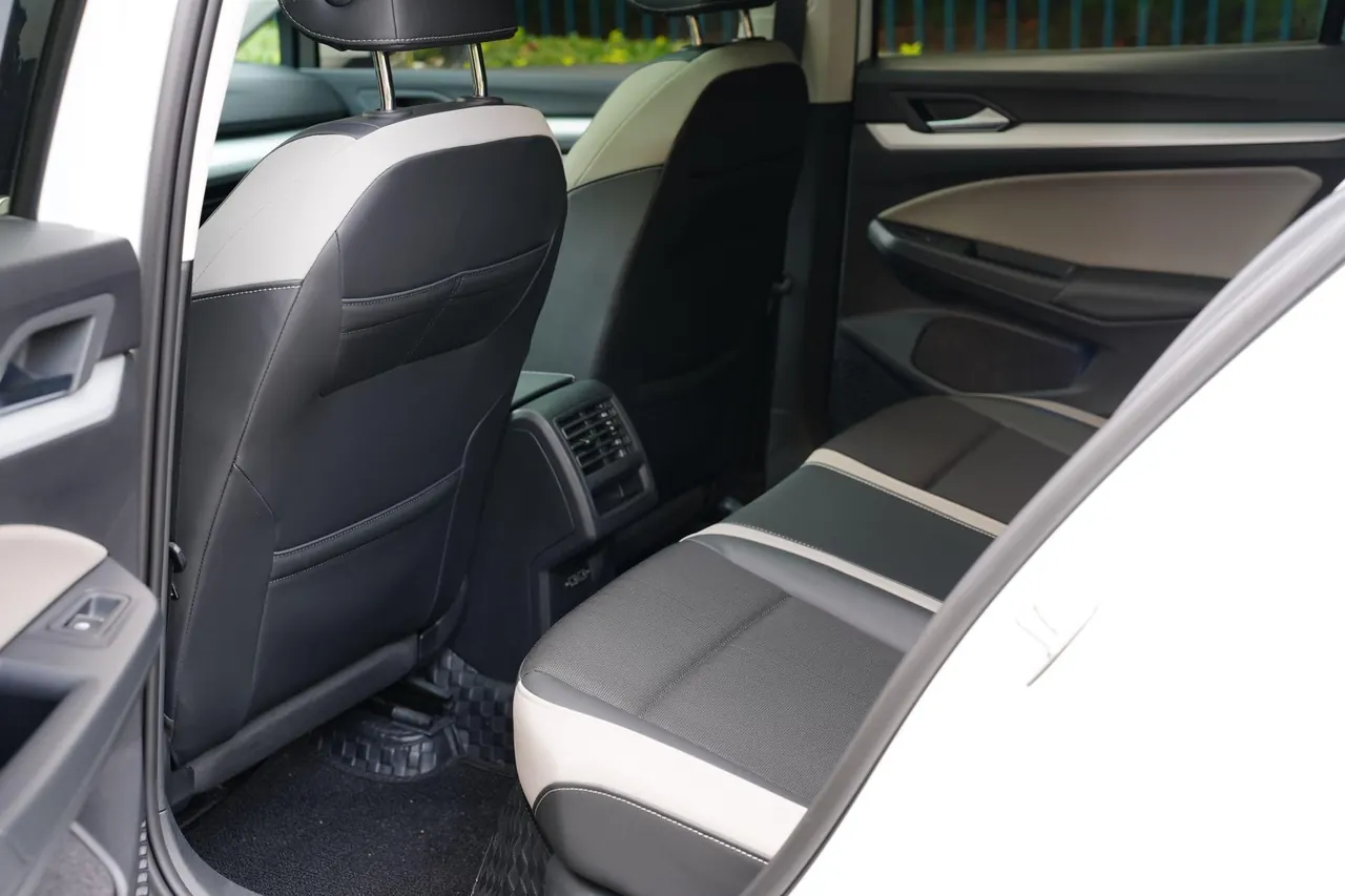 Volkswagen 2023 Golf 8 PRO 1.4TSI 280TSI Automatic 14
